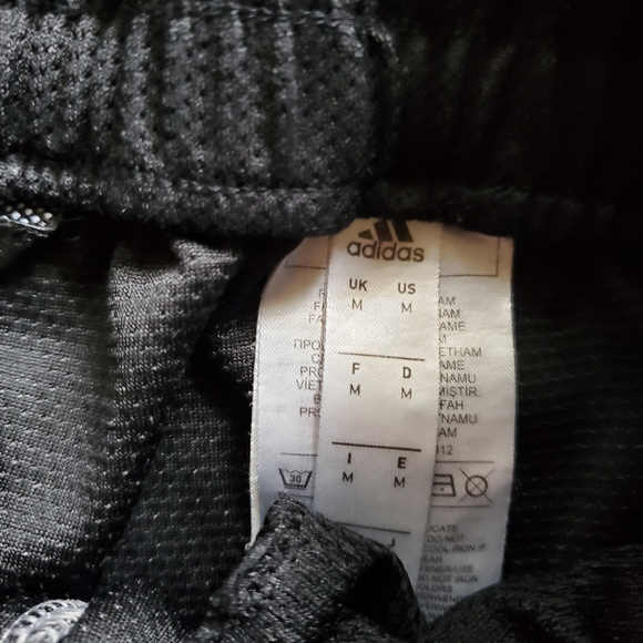 Adidas shorts SKU259 - Picture 3 of 3